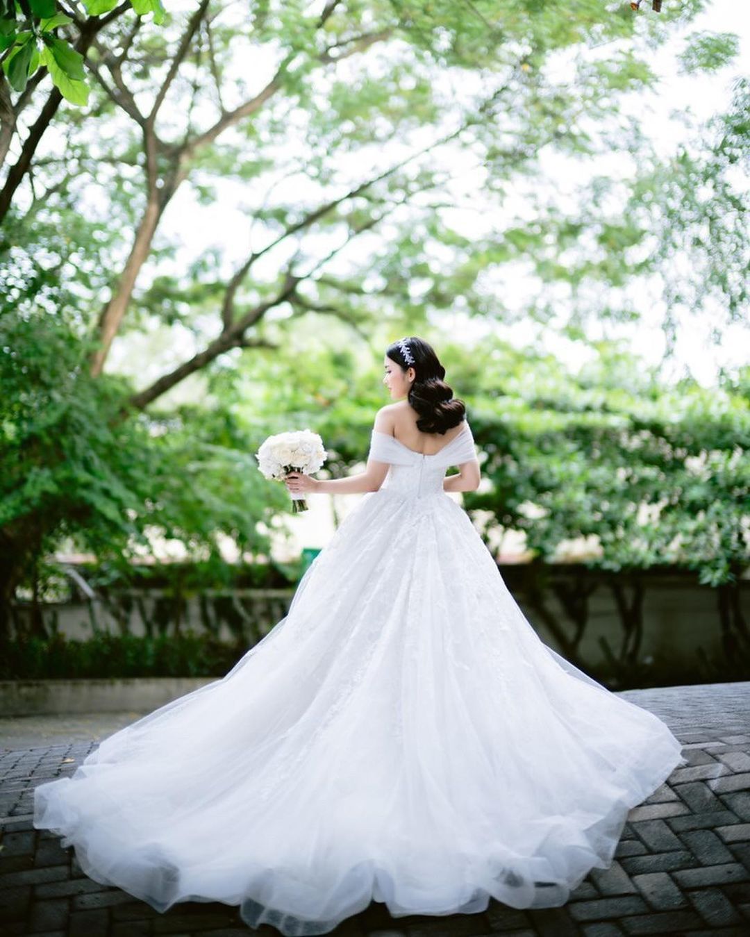 Happy Chinese brides